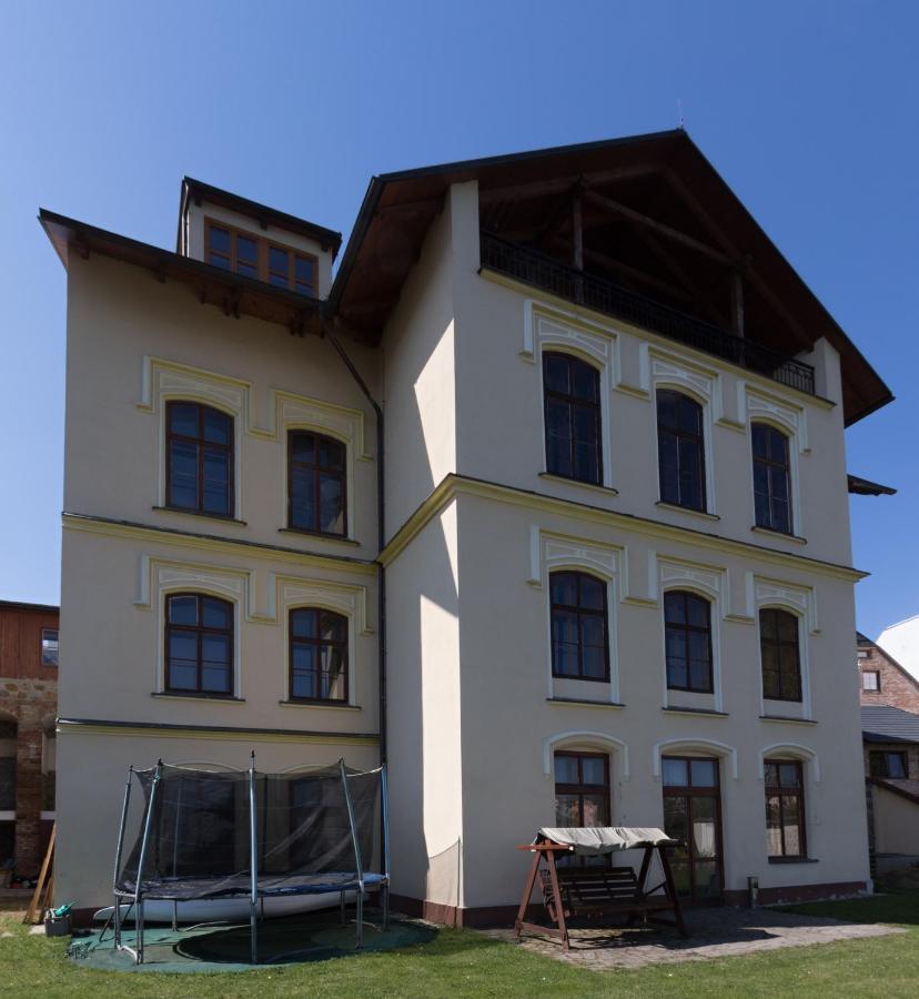 Apartmany Setkova Vila Jindřichŭv Hradec Exteriör bild