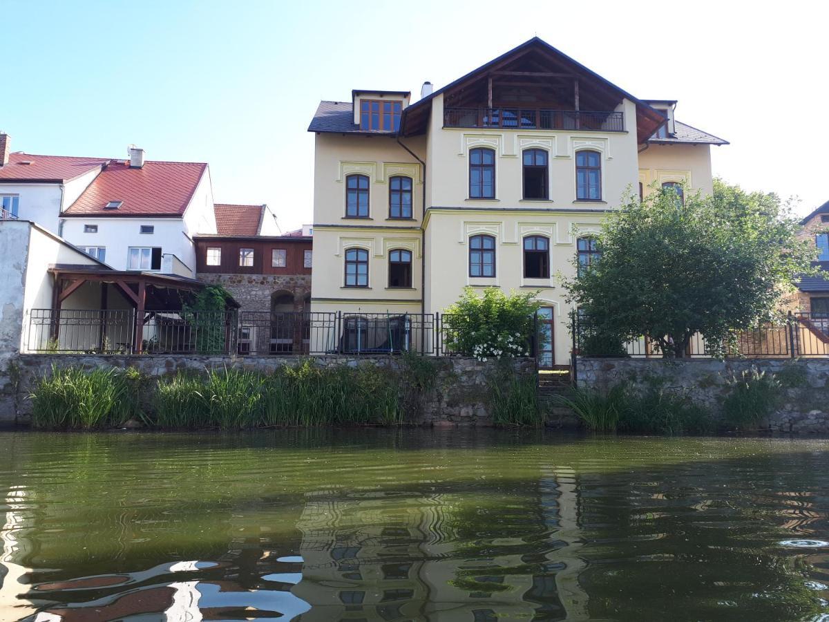 Apartmany Setkova Vila Jindřichŭv Hradec Exteriör bild